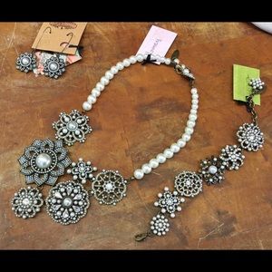 Necklace, bracelet, and earrings (plunder)